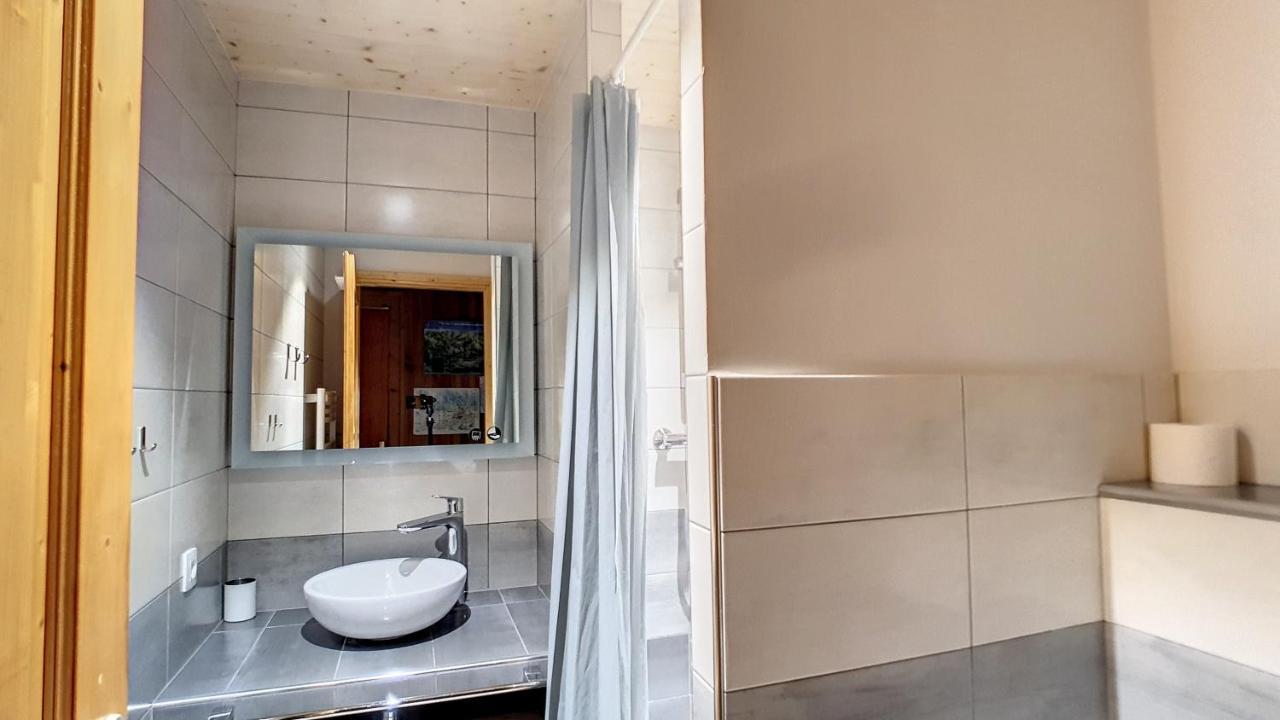 Appartement-3-Chambres-8-Couchages-Wifi-Montriond-Chebourins エクステリア 写真